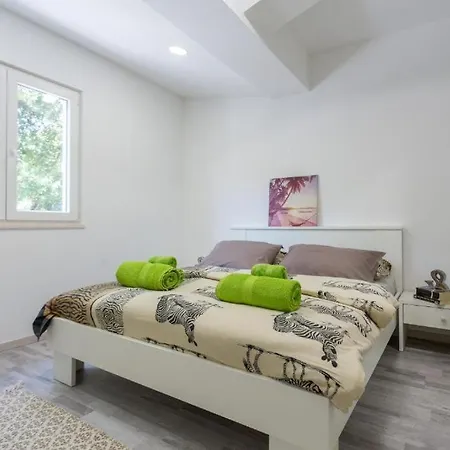 Apartment Art Of Pleasure